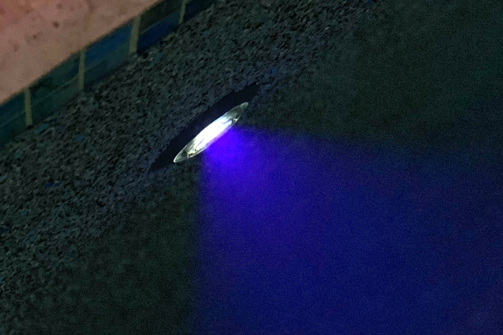 NUVO-Glo UV Light